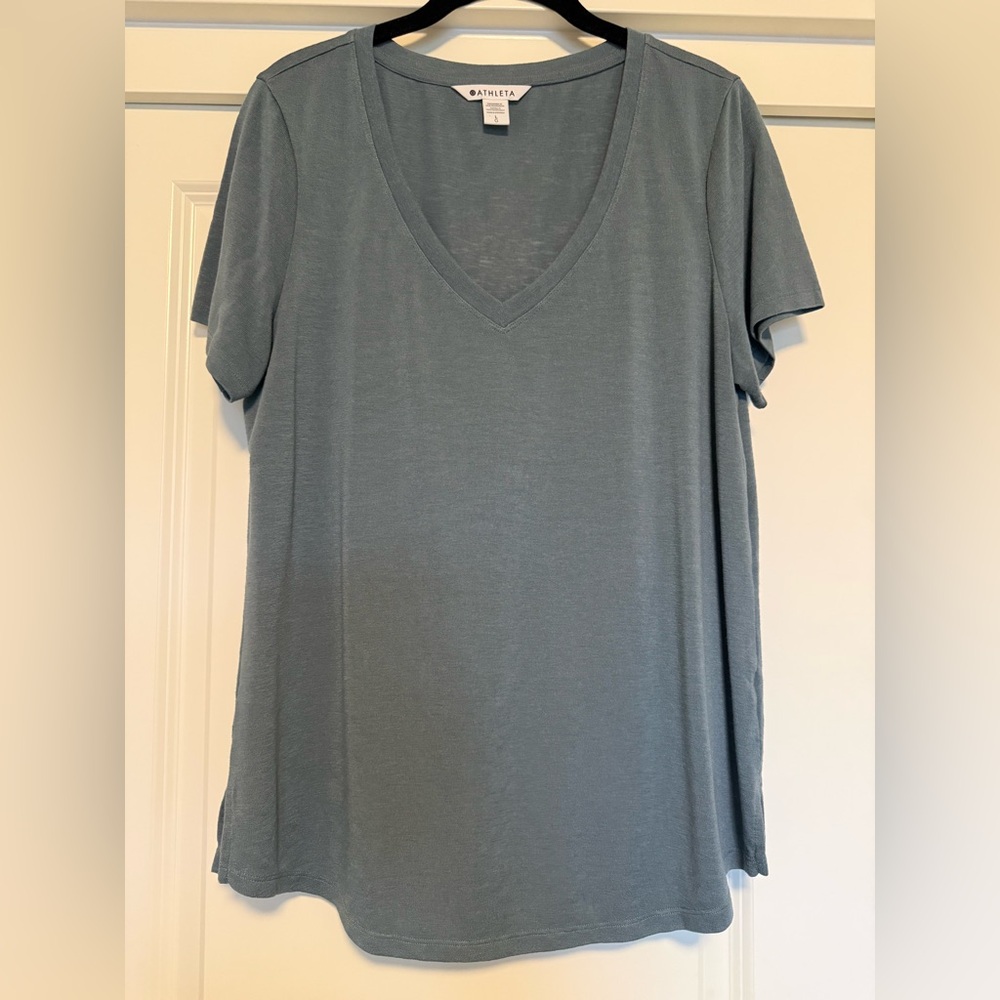 Athleta Gray/Green V-Neck Short Sleeve Tee